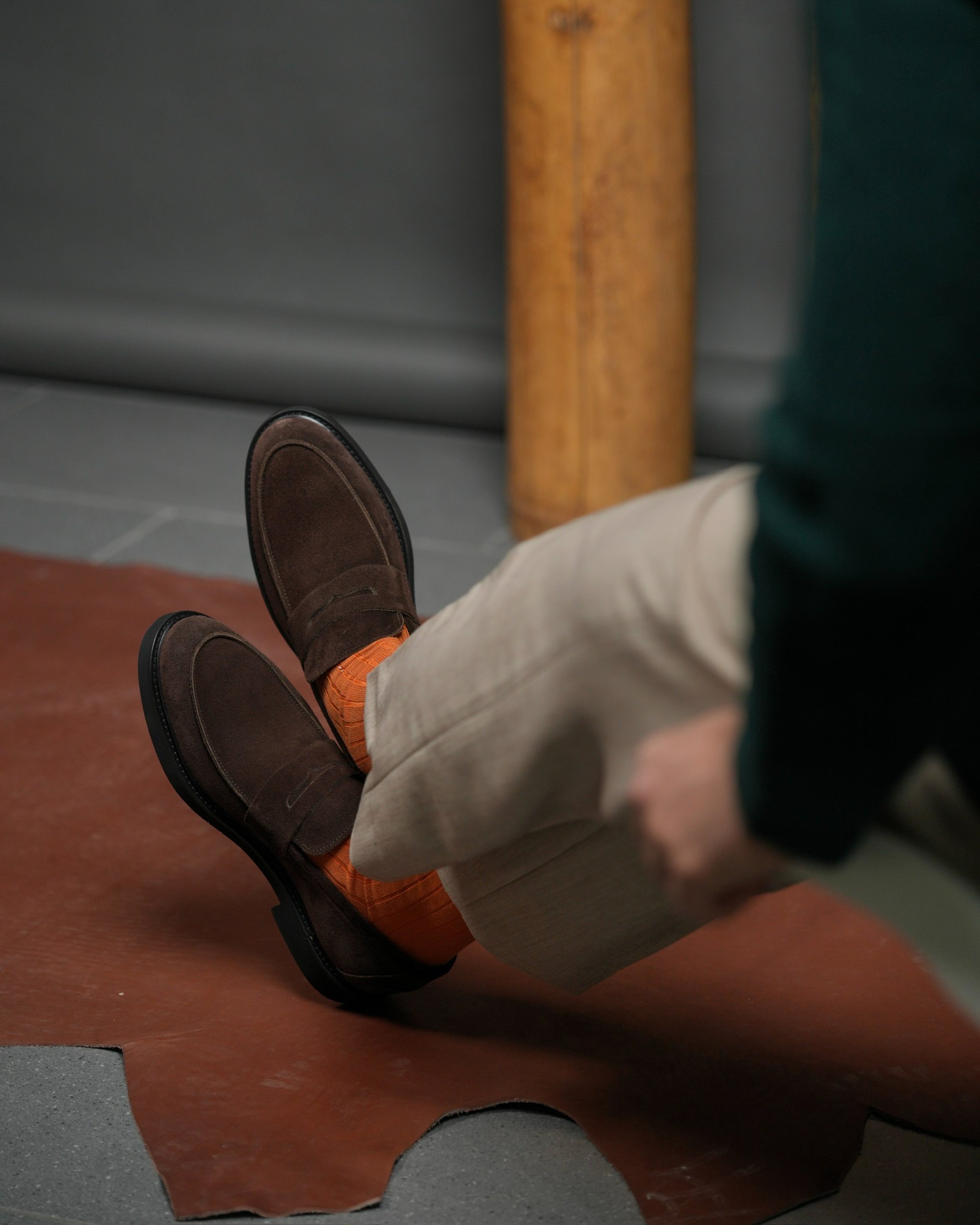 Mocasines SHALAPI de hombre italianos de ante marrón