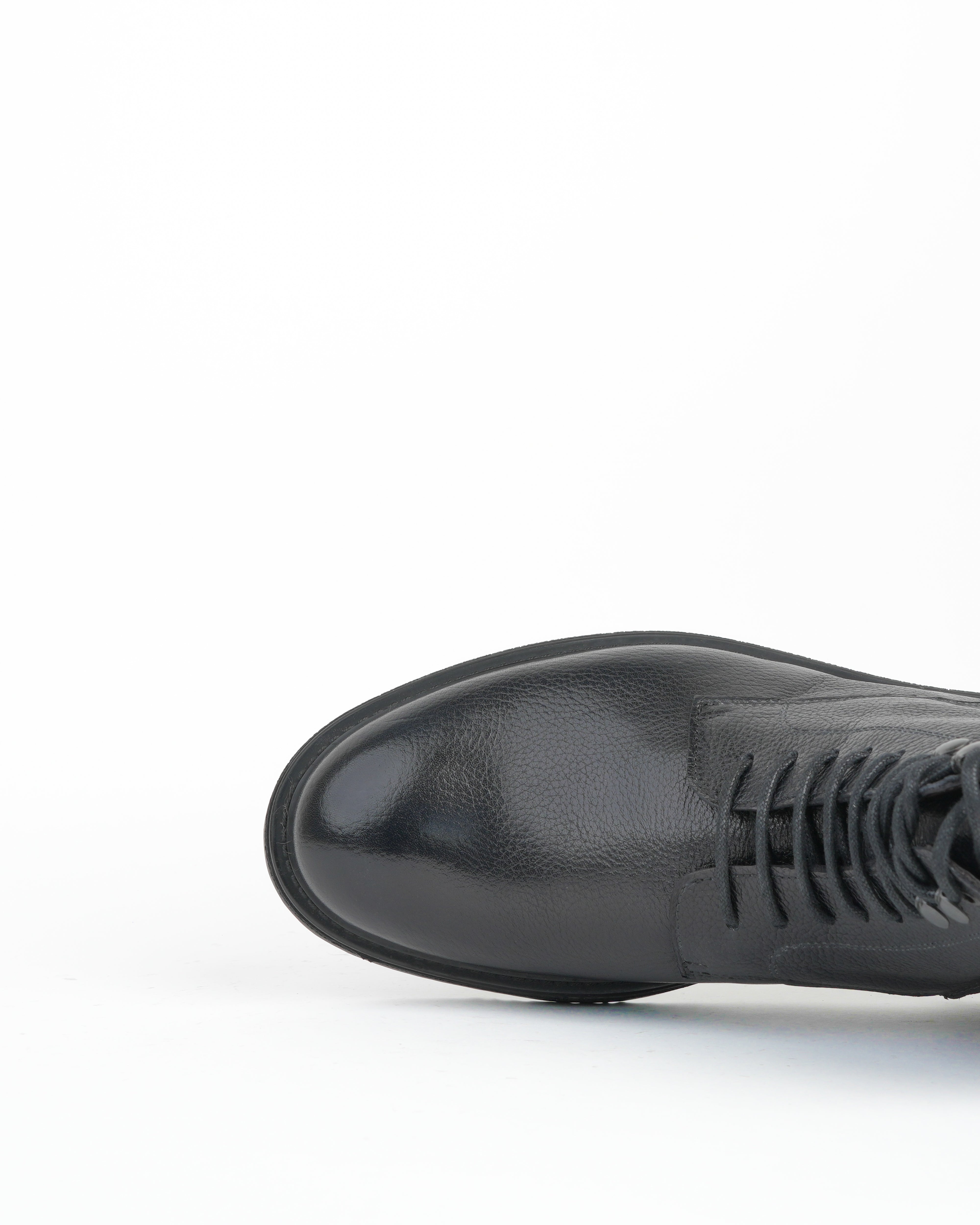 Botas de lujo SHALAPI 1.1 con punta lisa en piel flor en color negro