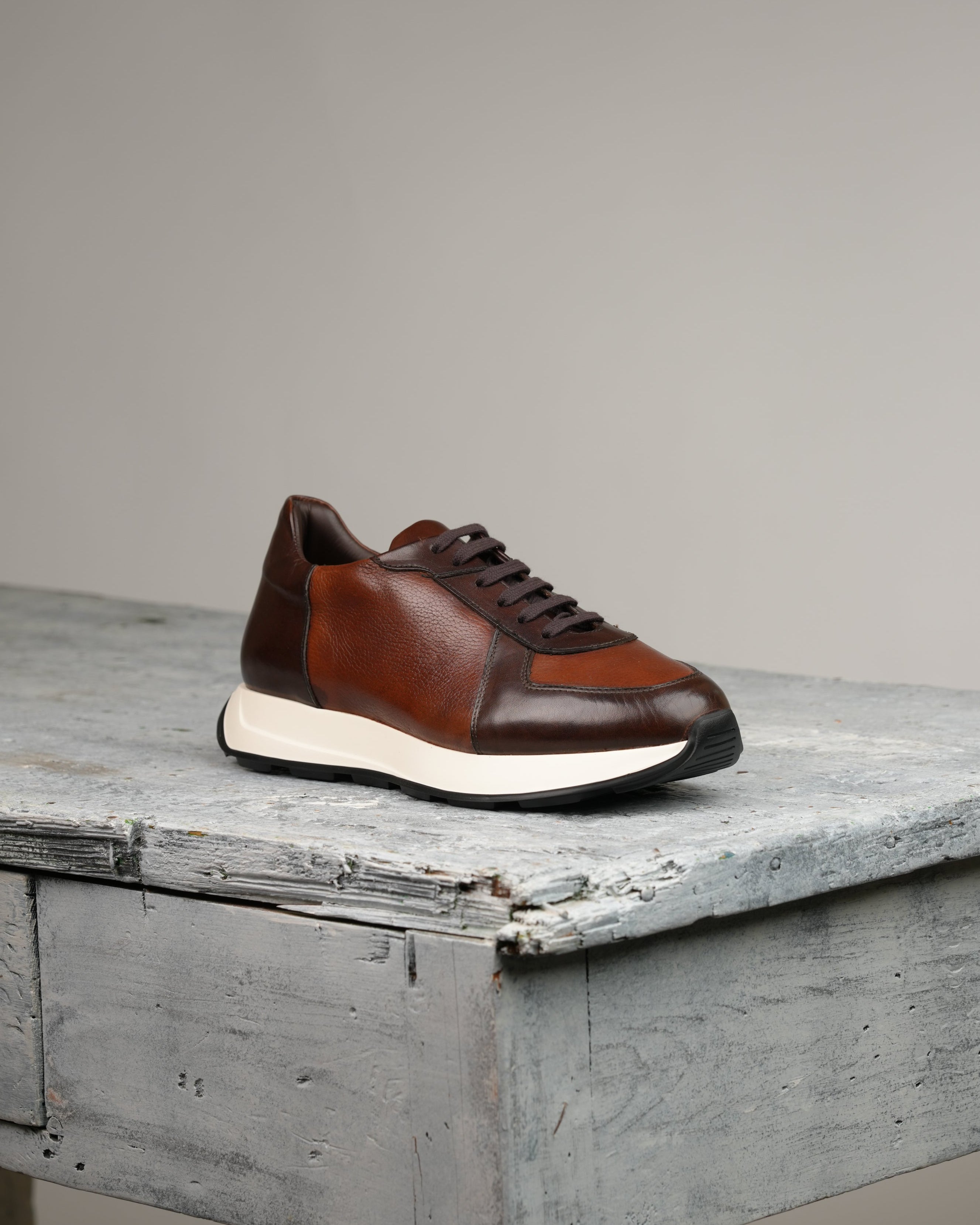 Zapatillas de lujo SHALAPI Milano 1.1 para hombre en color camel