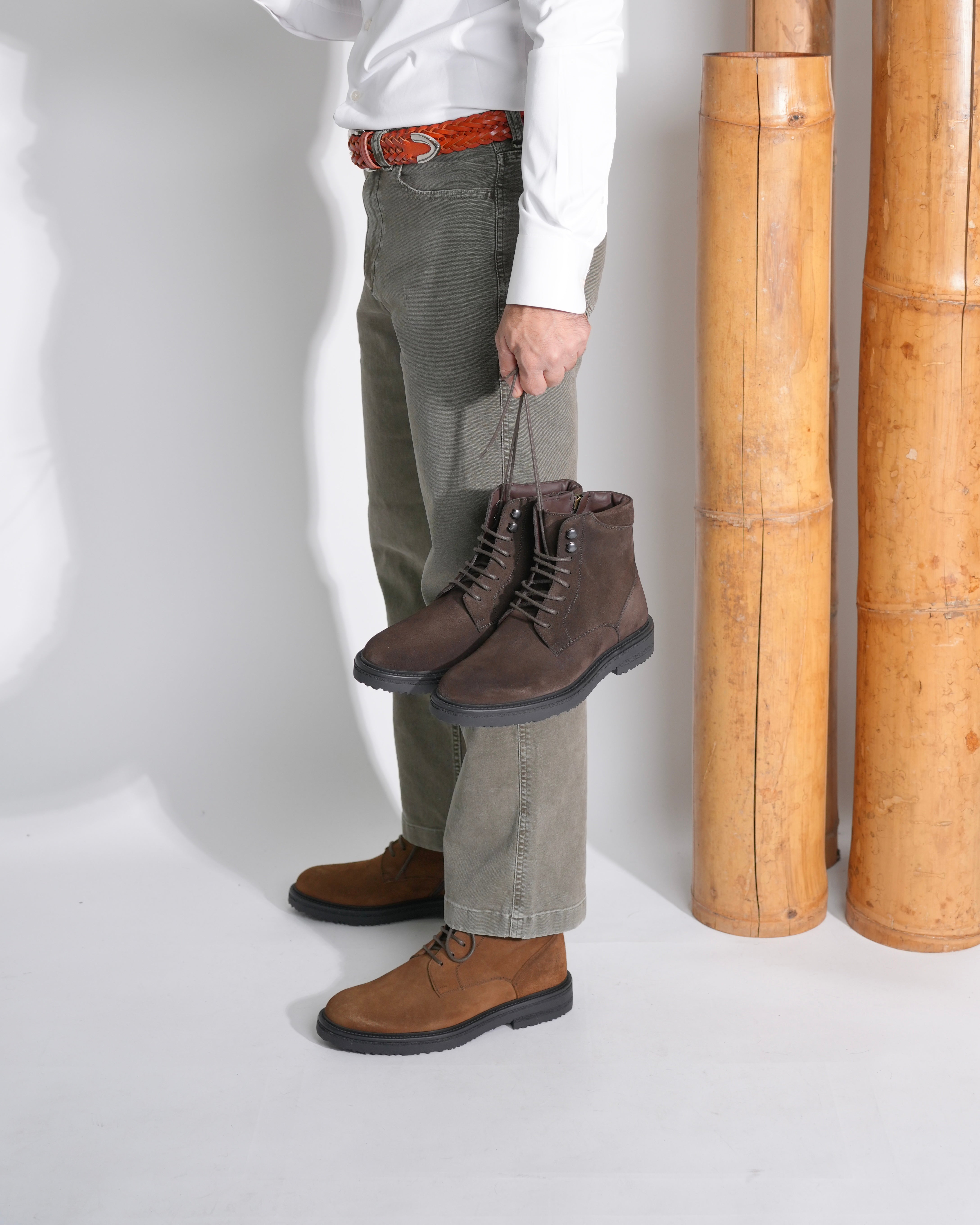 Botas de lujo SHALAPI 1.1 con punta lisa en ante color camel