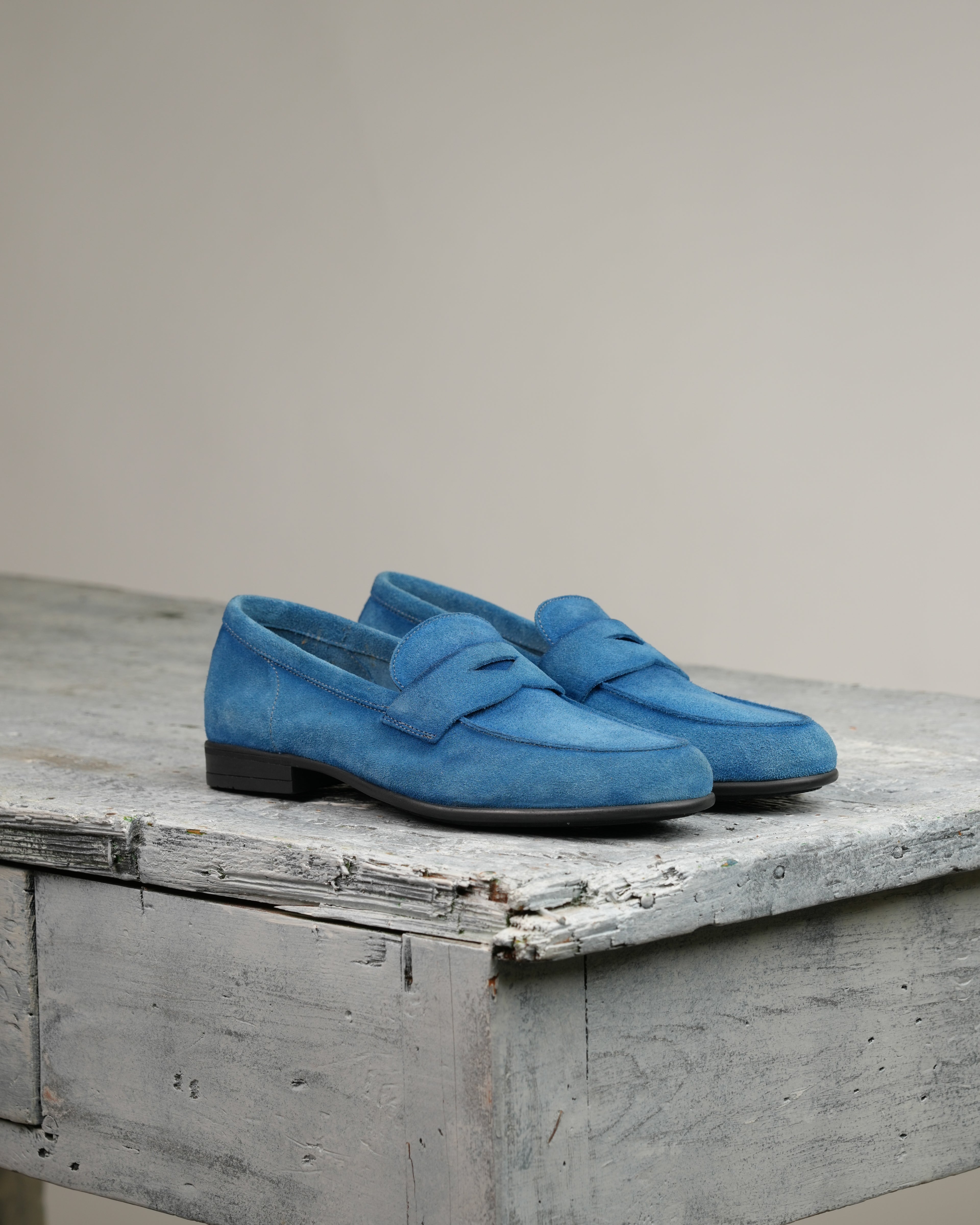 Marechiaro penny loafers in suede light blue
