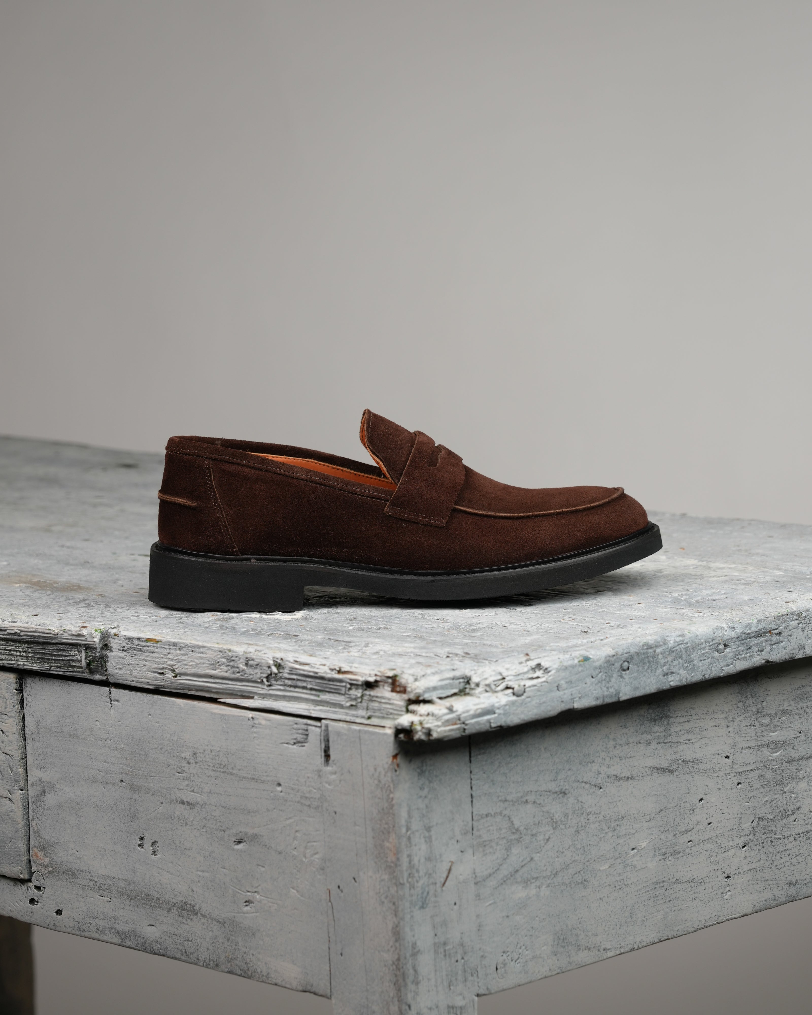 Mocasines SHALAPI de hombre italianos de ante marrón