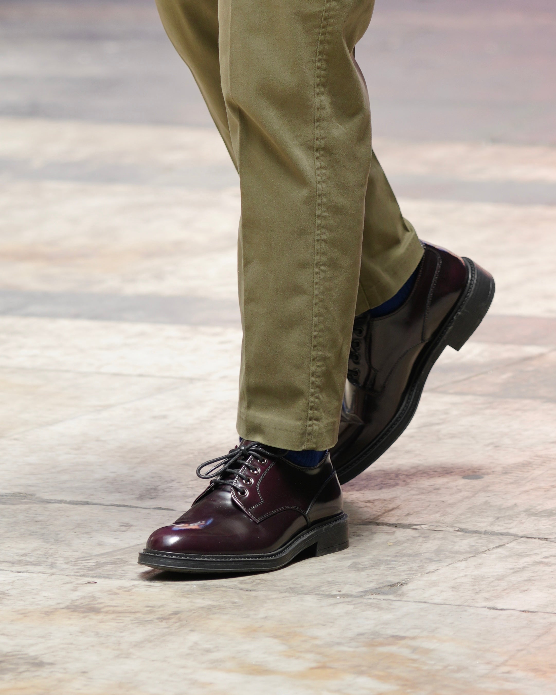 Zapatos Derby LEO de lujo SHALAPI 1.1 en Burdo brillante