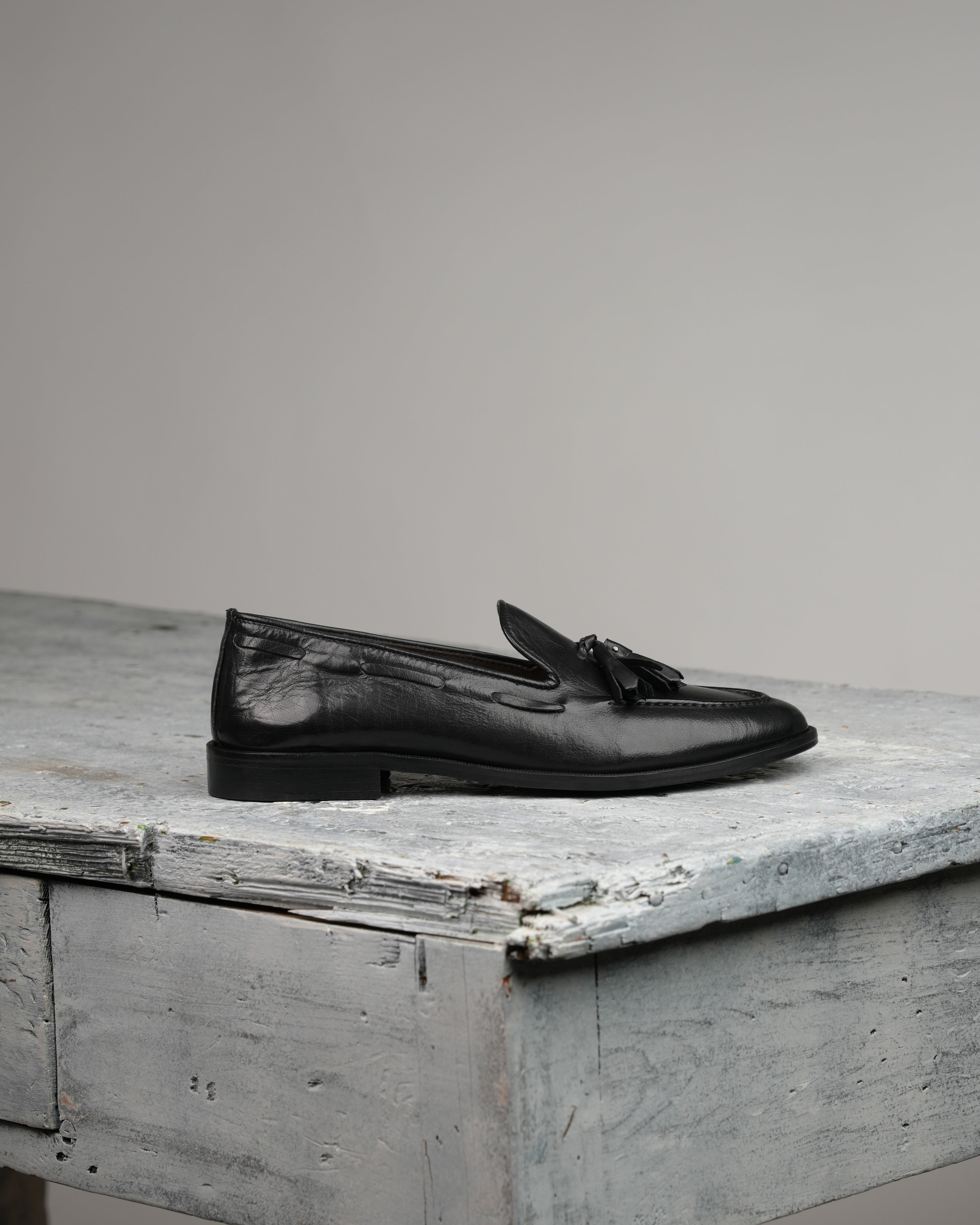 SHALAPI Bari 1.1 tassel loafers for men in buffalo leather in black