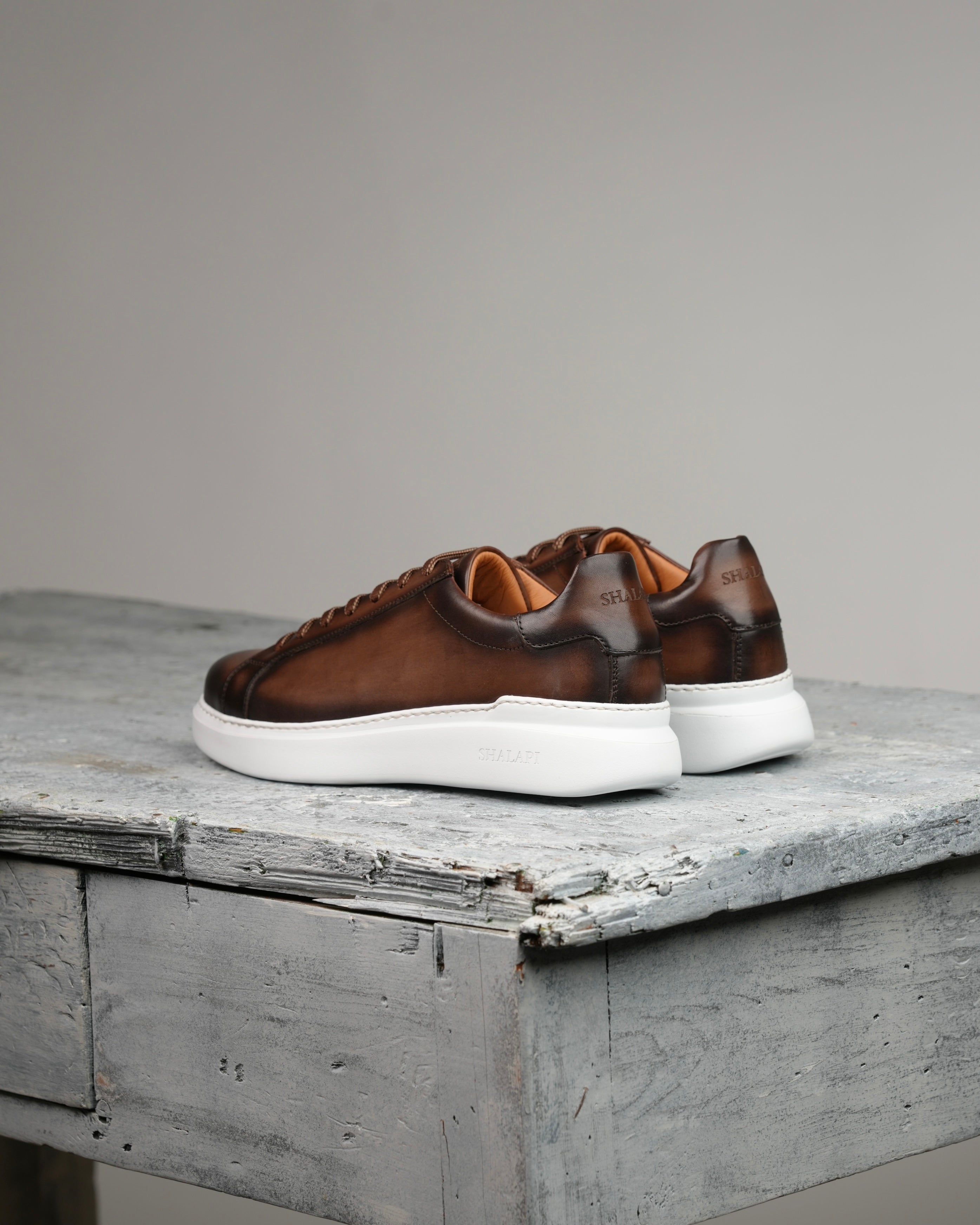 Zapatillas clásicas de lujo SHALAPI Flaty 1.1 en marrón 