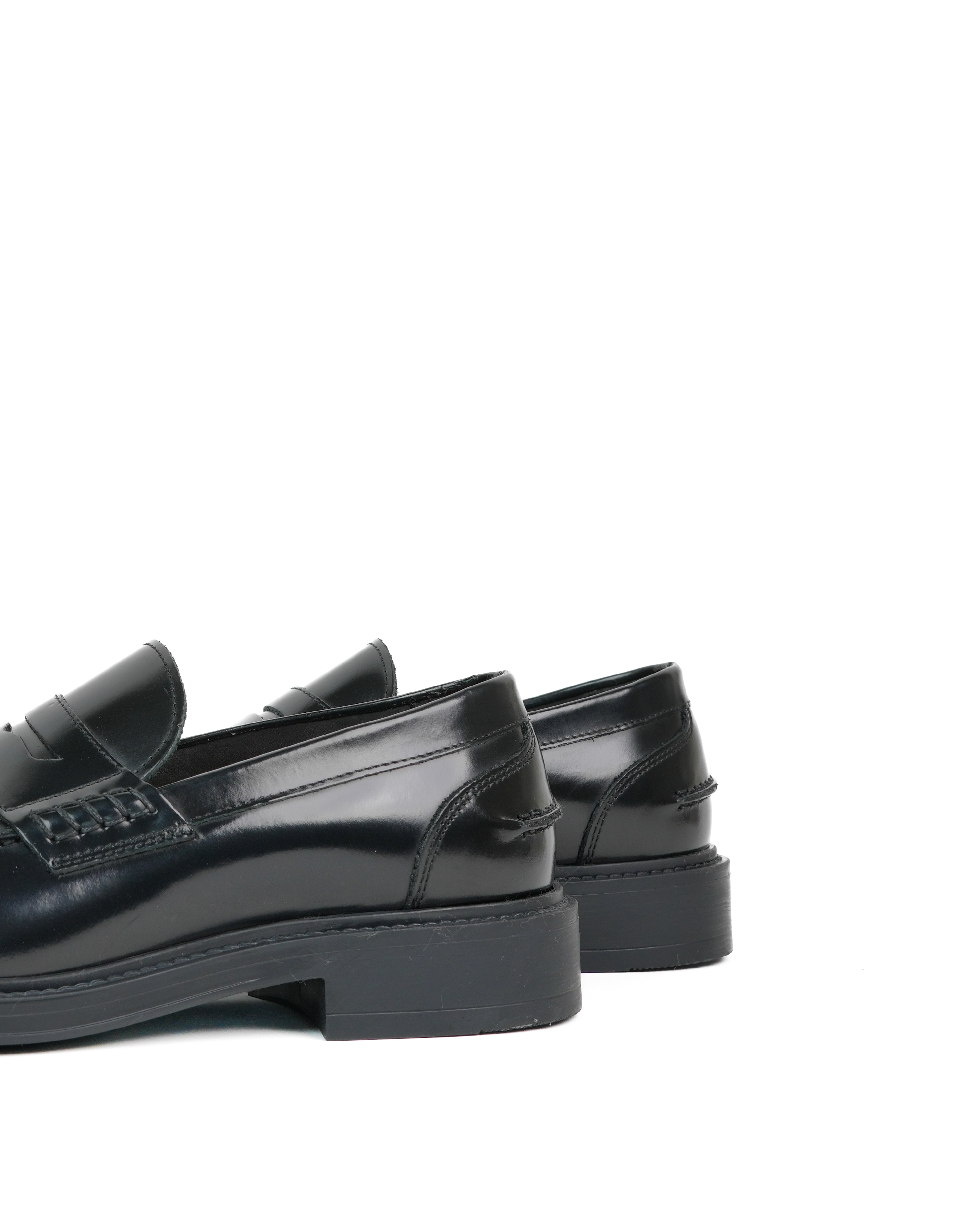 Mocasines SHALAPI Chester 1.1 para hombre en negro brillante 