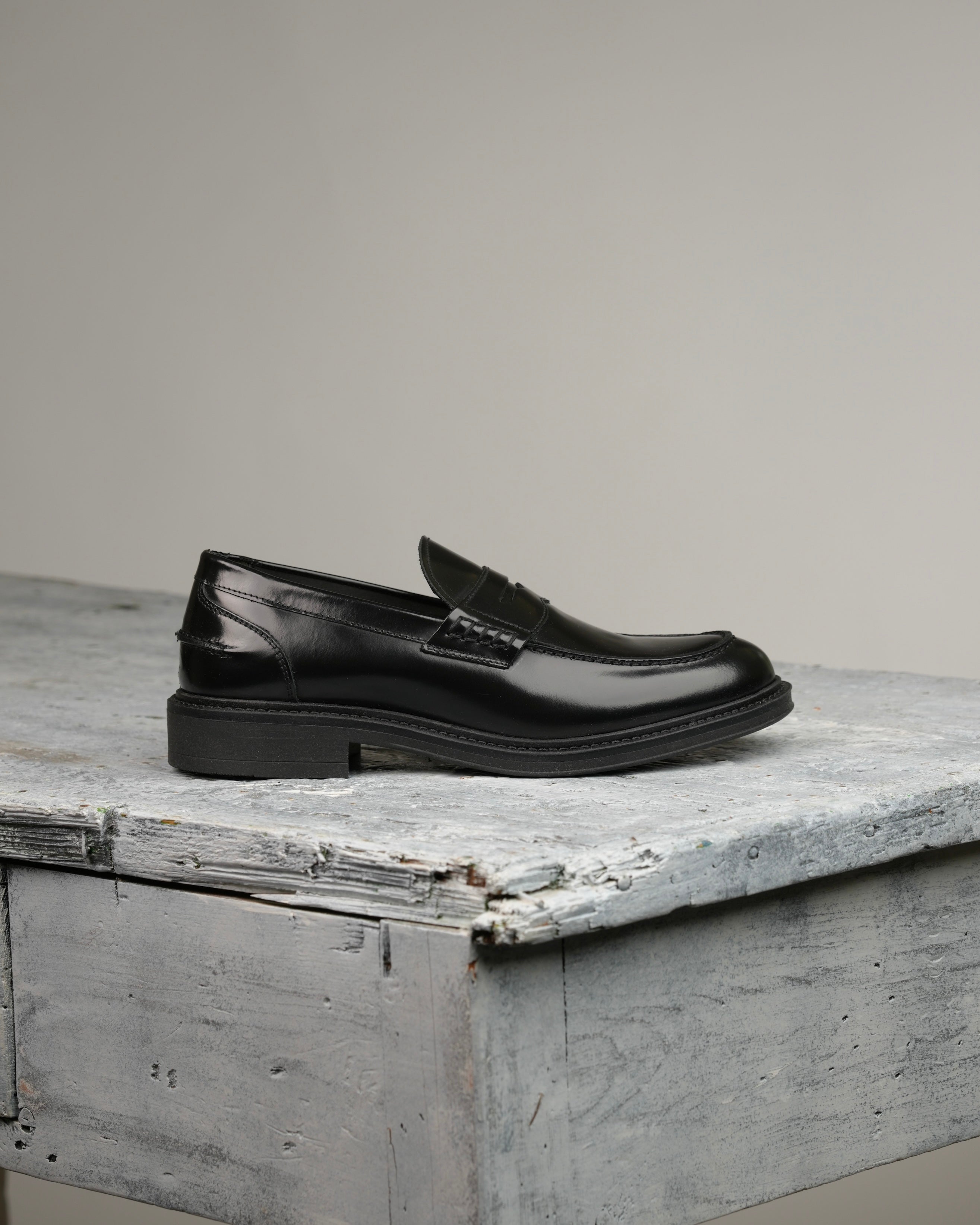 SHALAPI Chester 1.1 penny loafers for men in shiny balck
