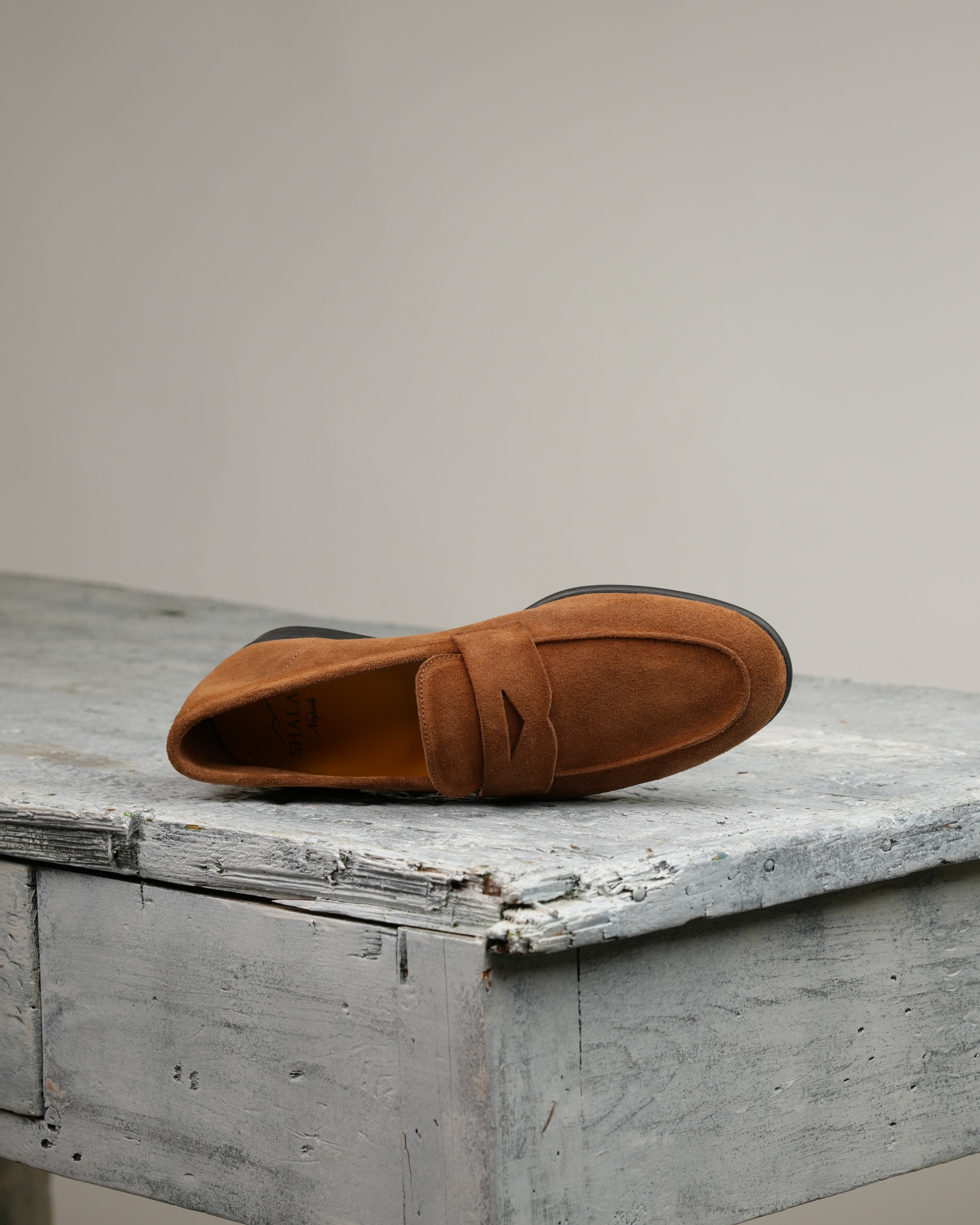 Marechiaro penny loafers in suede camel