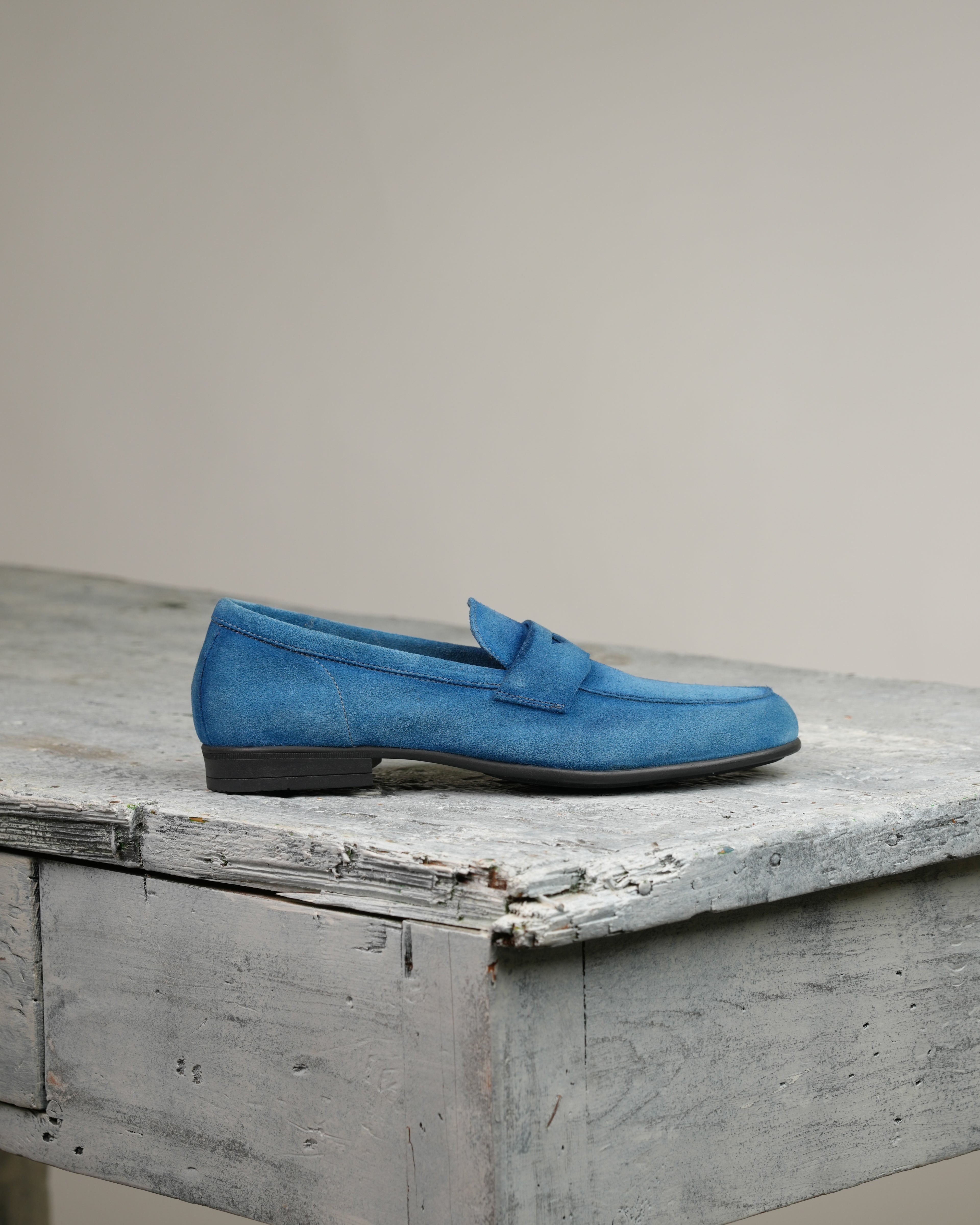 Marechiaro penny loafers in suede light blue