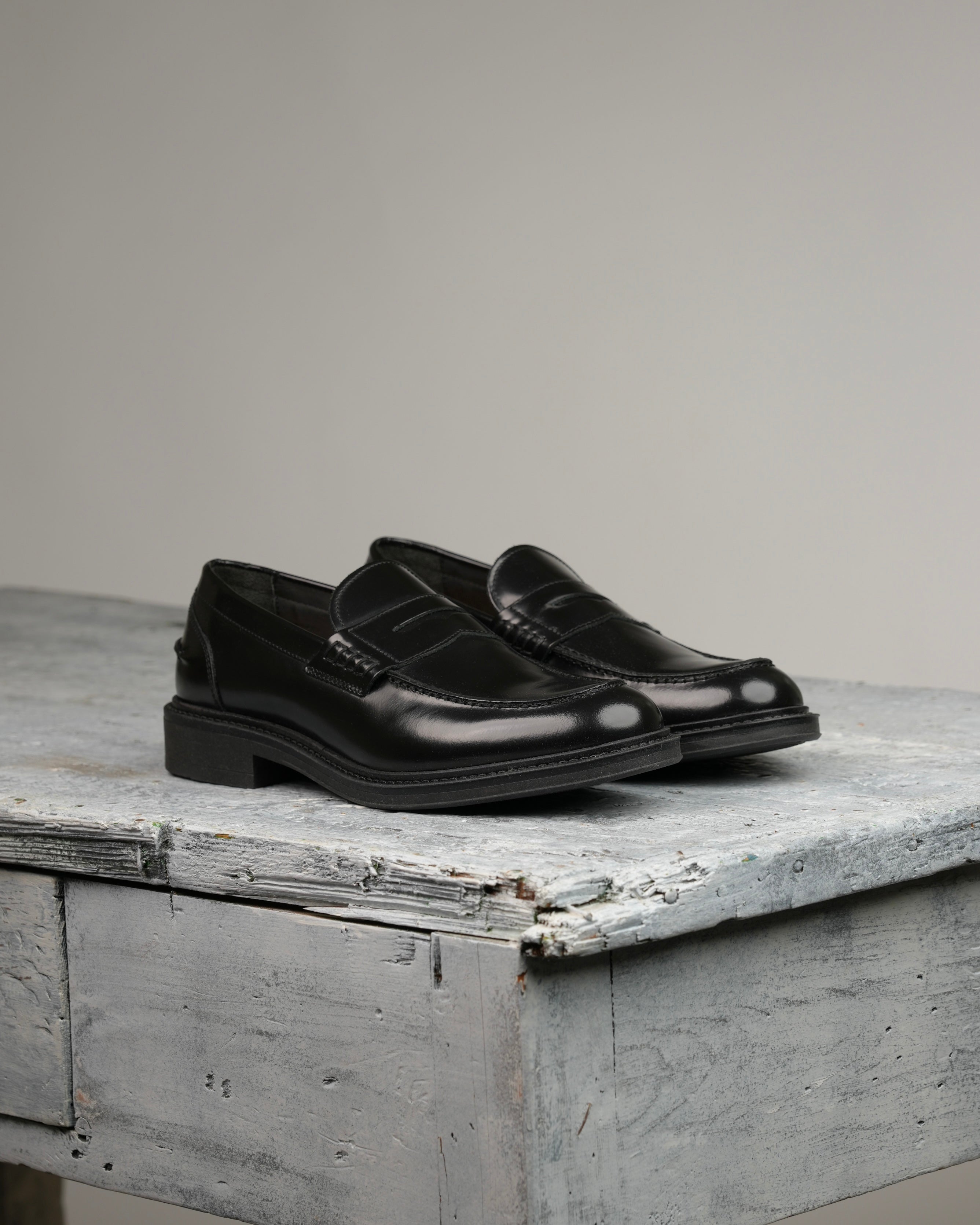 SHALAPI Chester 1.1 penny loafers for men in shiny balck